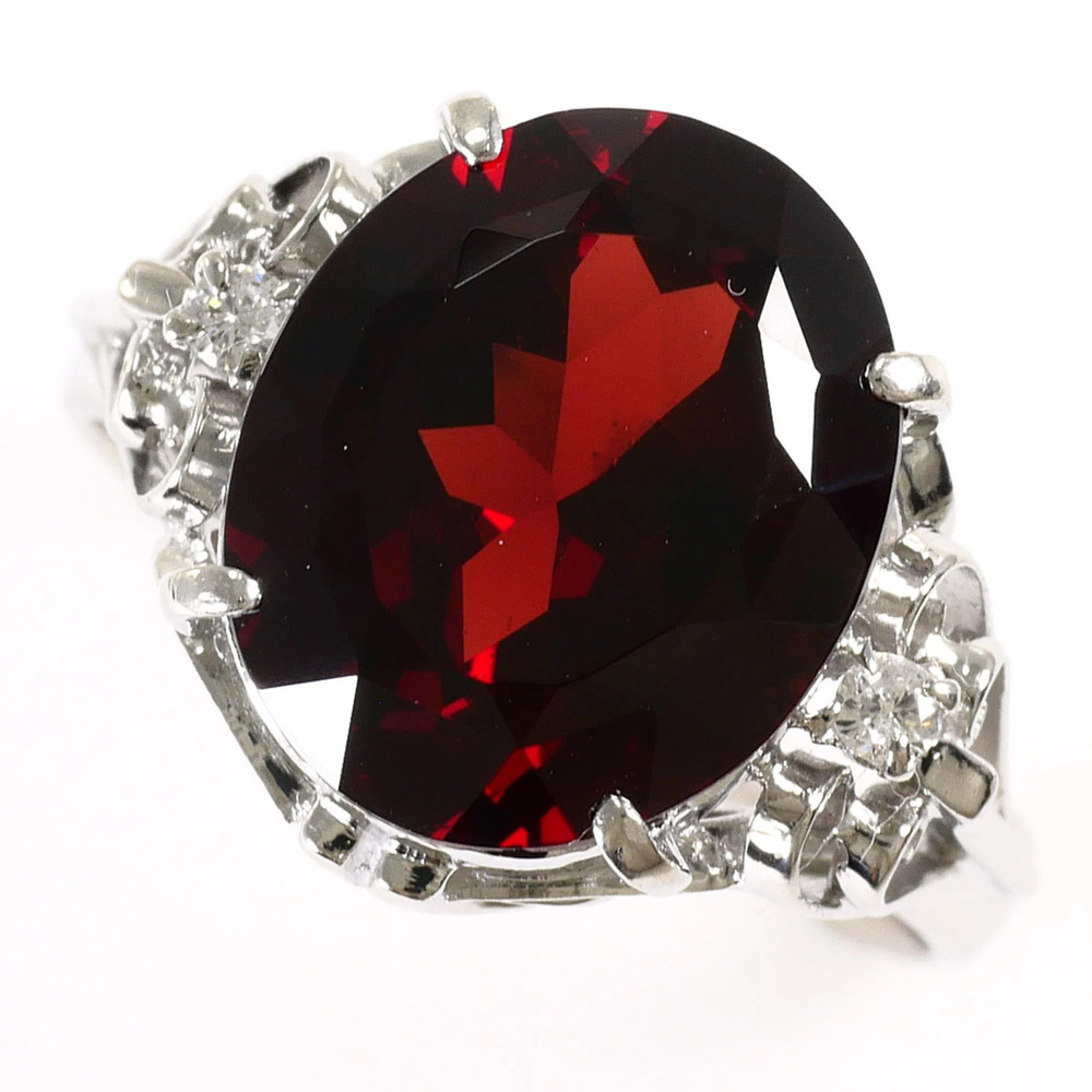 PT900 Platinum Ring, 1 Garnet and Diamond (carat weight not stamped), Total W...